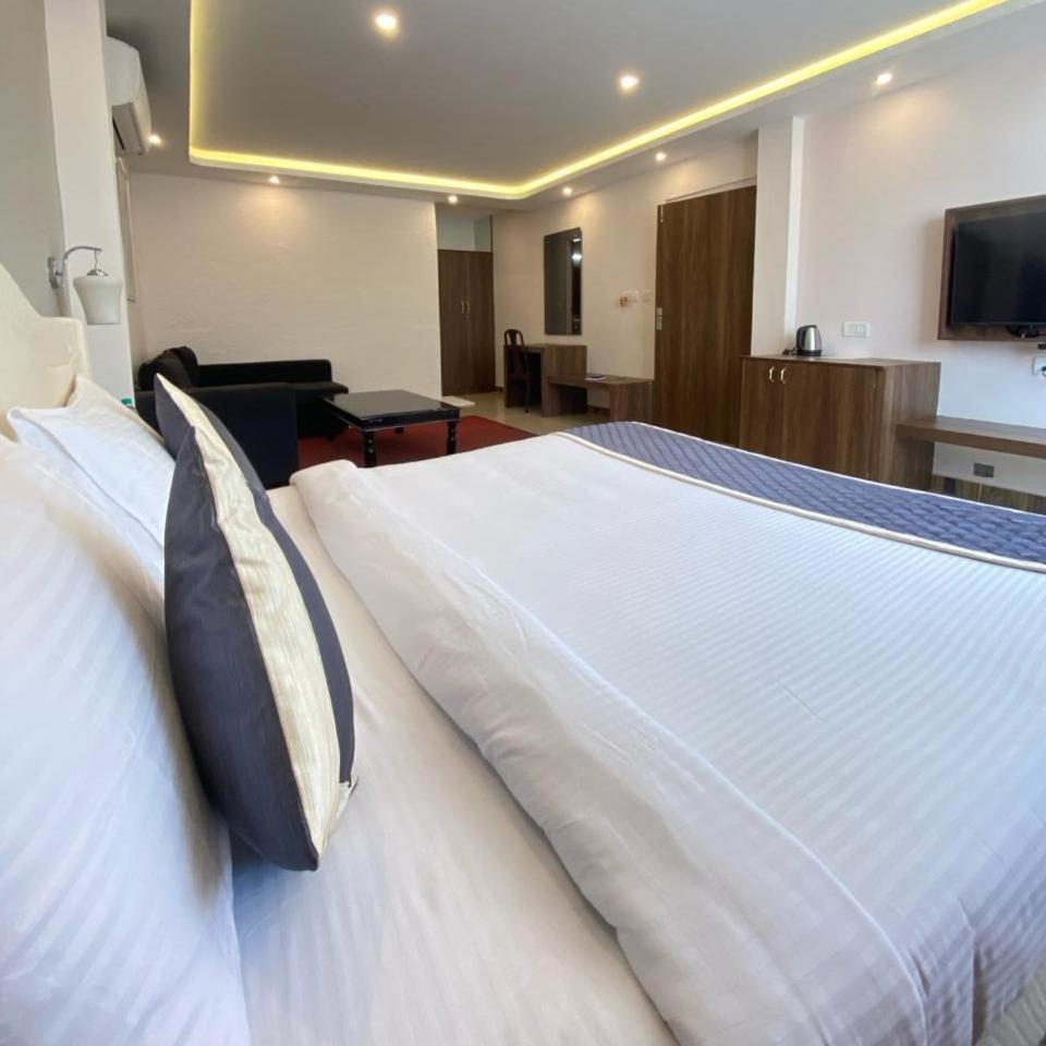 Montecarlo Hotel Mahabalipuram Buitenkant foto