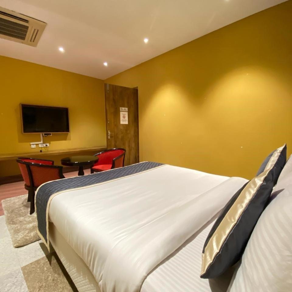 Montecarlo Hotel Mahabalipuram Buitenkant foto