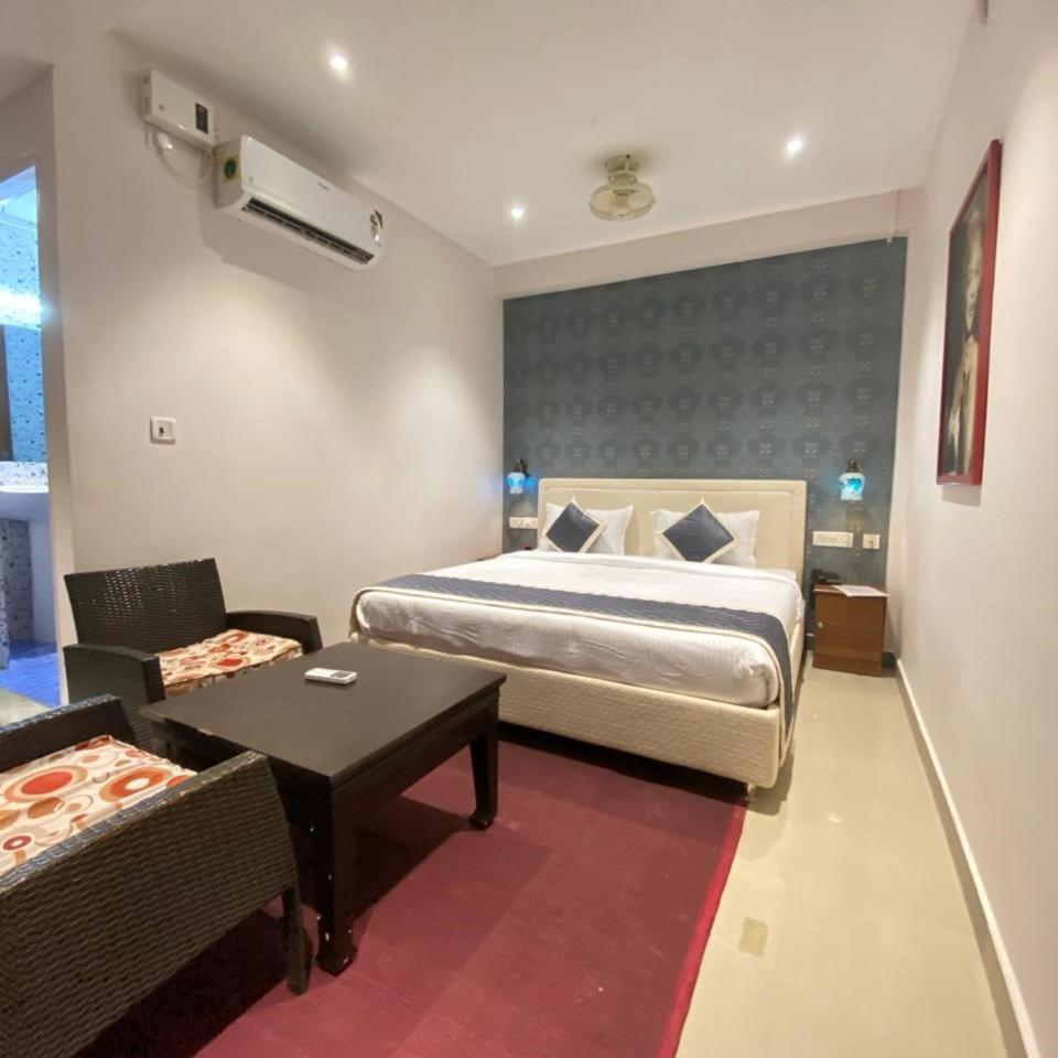 Montecarlo Hotel Mahabalipuram Buitenkant foto