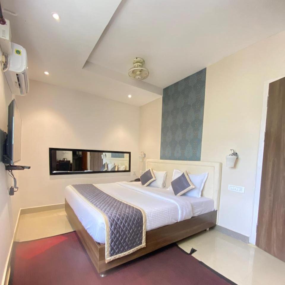 Montecarlo Hotel Mahabalipuram Buitenkant foto